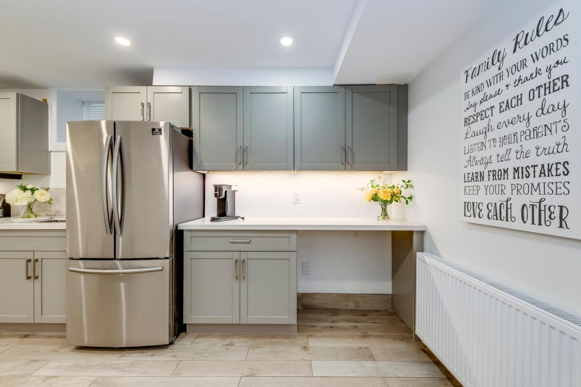 Midtown 2 Bedroom Basement Apartment Toronto Luaran gambar